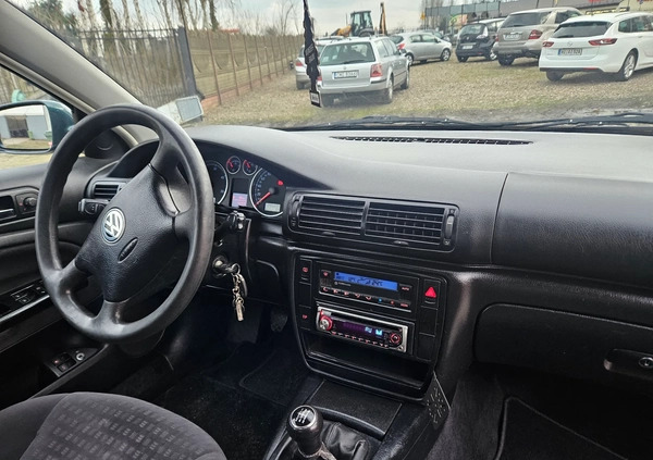 Volkswagen Passat cena 7800 przebieg: 295000, rok produkcji 2001 z Lipsko małe 154